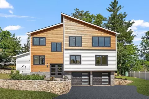 122 Charles St, Reading, MA 01867