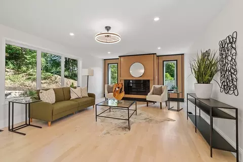 122 Charles St, Reading, MA 01867 photo 3