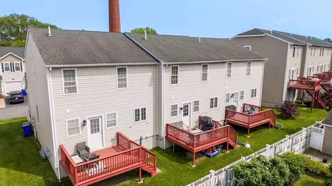 40 Winchester Ln #10, Fall River, MA 02721 photo 2