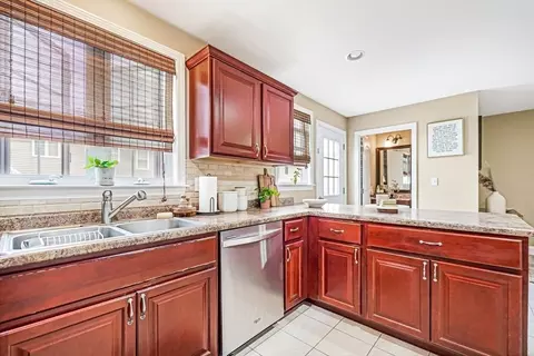 40 Winchester Ln #10, Fall River, MA 02721 photo 8