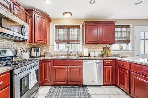 40 Winchester Ln #10, Fall River, MA 02721 photo 9