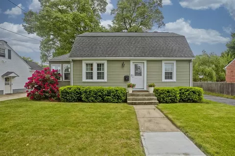 52 Gillette Cir, Springfield, MA 01118