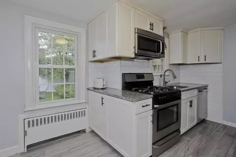 52 Gillette Cir, Springfield, MA 01118 photo 8