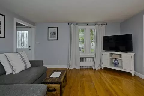 52 Gillette Cir, Springfield, MA 01118 photo 5