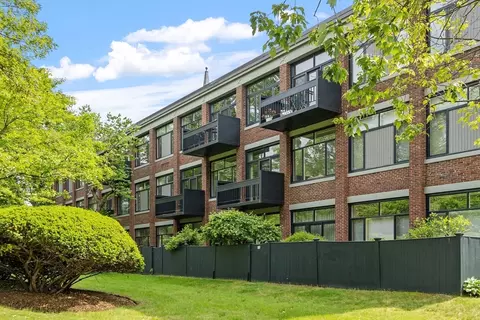 100 Keyes Rd #310, Concord, MA 01742