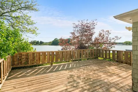 2 Howland Ave, Dartmouth, MA 02748