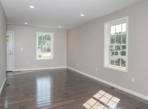 42-44 Harvey St, Springfield, MA 01119 photo 16