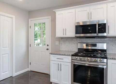 42-44 Harvey St, Springfield, MA 01119 photo 9