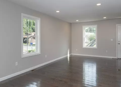 42-44 Harvey St, Springfield, MA 01119 photo 17