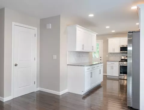 42-44 Harvey St, Springfield, MA 01119 photo 7