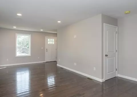 42-44 Harvey St, Springfield, MA 01119 photo 15