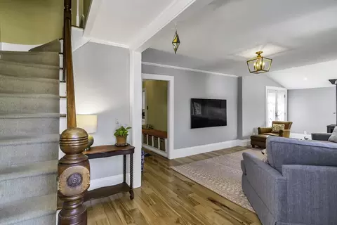 Entry Way - 453 Washington St, Gloucester, MA 01930 photo 1 of 6