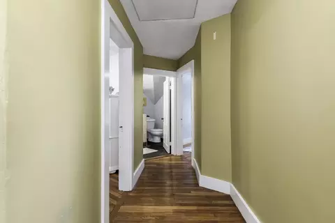 Entry Way - 453 Washington St, Gloucester, MA 01930 photo 6 of 6