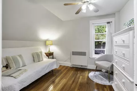 Bedroom - 453 Washington St, Gloucester, MA 01930 photo 4 of 4