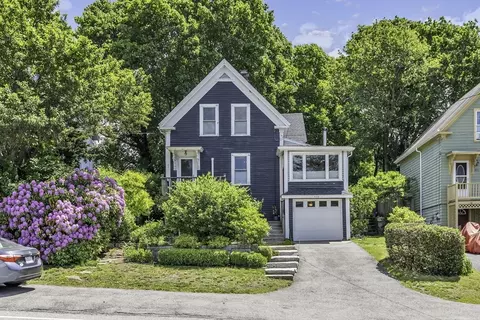 Exterior - 453 Washington St, Gloucester, MA 01930 photo 2 of 7