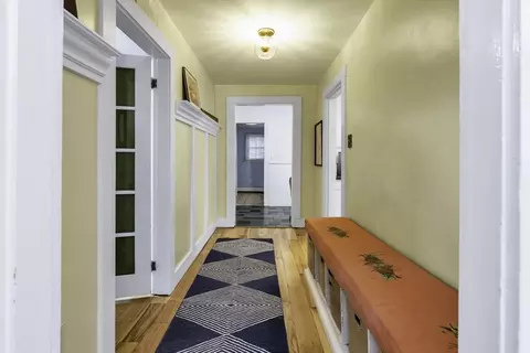 Entry Way - 453 Washington St, Gloucester, MA 01930 photo 4 of 6