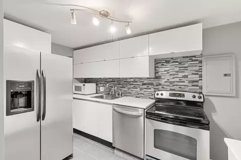 108 Decatur St #5, Arlington, MA 02474