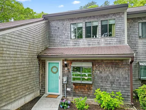 15 Roundhouse Rd #15, Bourne, MA 02532