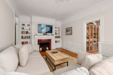 293-295 Commonwealth Ave #3C, Boston, MA 02111