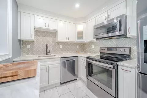 368 Elliot St #10, Newton, MA 02464