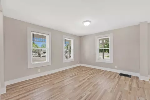 Living - 171 Boston Rd, Springfield, MA 01109 photo 4 of 4
