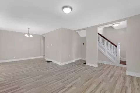 Living - 171 Boston Rd, Springfield, MA 01109 photo 2 of 4