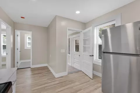 Entry Way - 171 Boston Rd, Springfield, MA 01109 photo 2 of 3