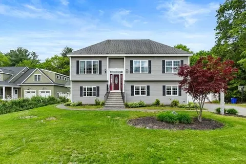 61 Bellflower Rd, Billerica, MA 01821