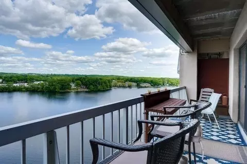 65 Lake #809, Worcester, MA 01604