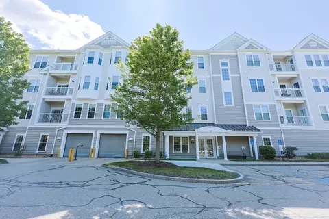 53 Bartlett Way #307, Waltham, MA 02452