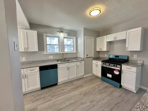 14 Aster St, Springfield, MA 01109 photo 8