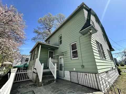 14 Aster St, Springfield, MA 01109 photo 7