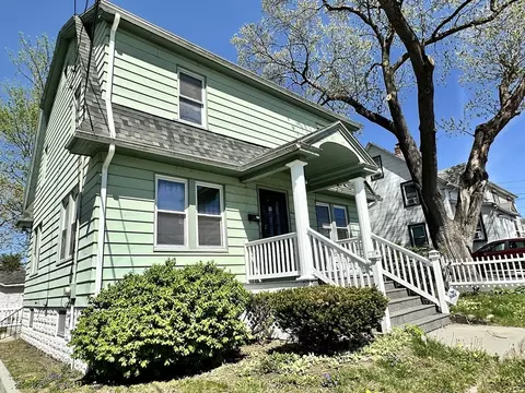 14 Aster St, Springfield, MA 01109 photo 2