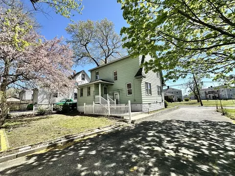14 Aster St, Springfield, MA 01109 photo 6