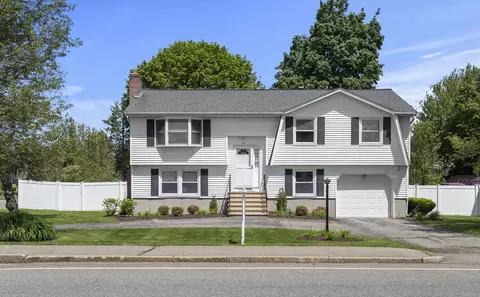 65 Wyman St, Woburn, MA 01801