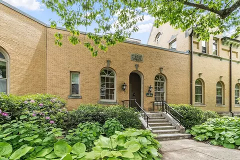 60 Glen Rd #107, Brookline, MA 02445