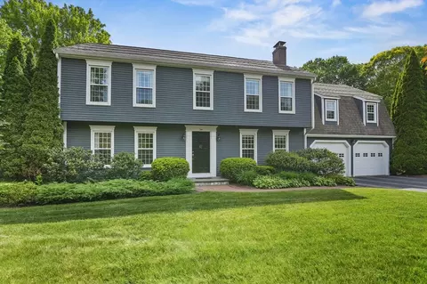 2 Quail Holw, Westborough, MA 01581