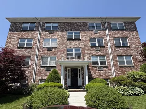 59 Prospect St #B-2, Marblehead, MA 01945