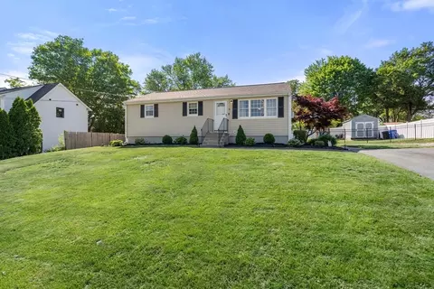 10 Vassar Dr, Milford, MA 01757