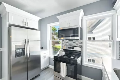 29 King St, Springfield, MA 01109 photo 2