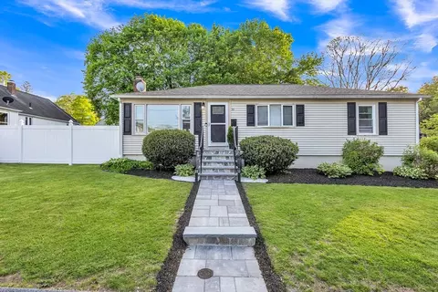 16 White Ter, Auburn, MA 01501