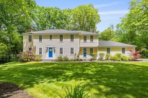 1 Emerson Dr, Acton, MA 01720