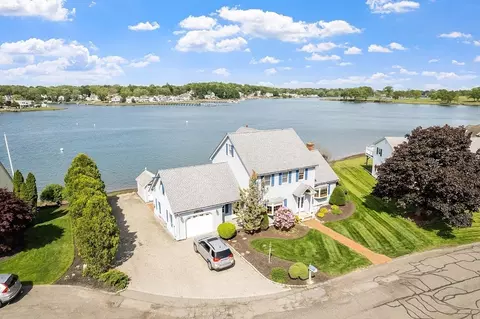 9 Jacobs Lndg, Danvers, MA 01923