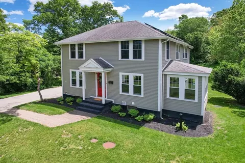 53 Rockland St, Hingham, MA 02043