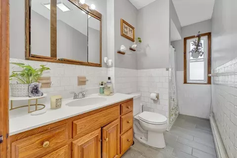 Bath - 14 Halmstad, Worcester, MA 01607 photo 1 of 2