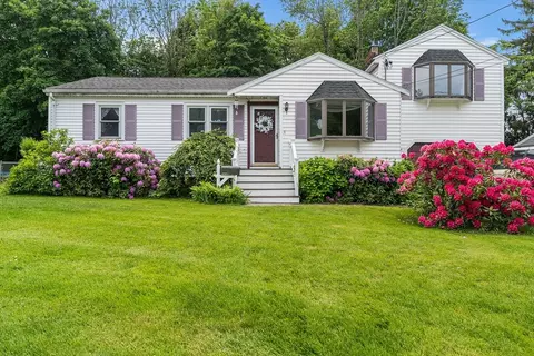 31 Worcester St, Bridgewater, MA 02324