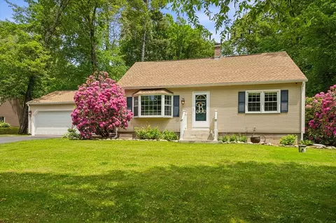 24 S Loomis St, Southwick, MA 01077