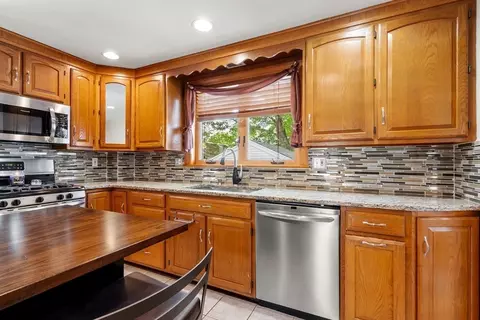 7 Coolidge Rd, Danvers, MA 01923 photo 9