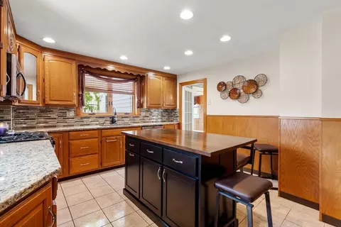 7 Coolidge Rd, Danvers, MA 01923 photo 8