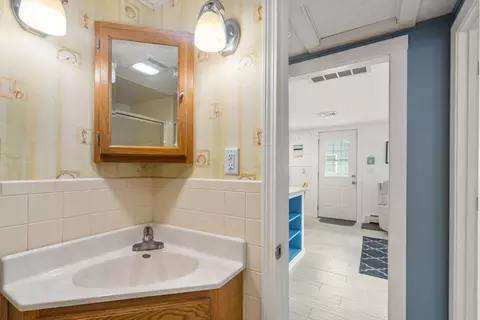 115 Wareham Lake Shore Dr, Wareham, MA 02538 photo 9